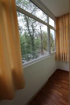 2 r.Nauryzbai batyra-Kazybek bi,45$/day, Almaty - apartment by the day