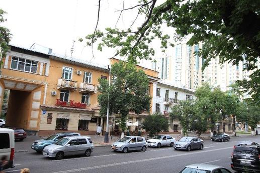 1r. Zheltoksan Kabanbai batyra, 20 $/day, Almaty - apartment by the day
