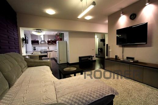 2 bedroom apartment in the center, Almaty - apartment by the day