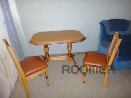 Excellent 2 bedroom apartment, Komsomolsk-on-Amur - apartment by the day