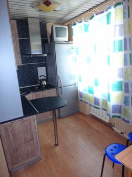 Excellent 2 bedroom apartment, Komsomolsk-on-Amur - apartment by the day