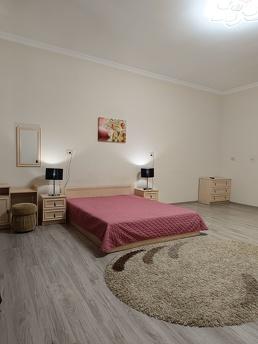 Two-room apartment in the center, Chernivtsi - apartment by the day
