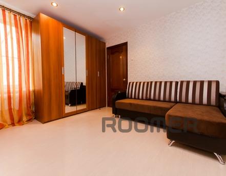 For rent a luxury 3-bedroom apartment with premium in the ce
