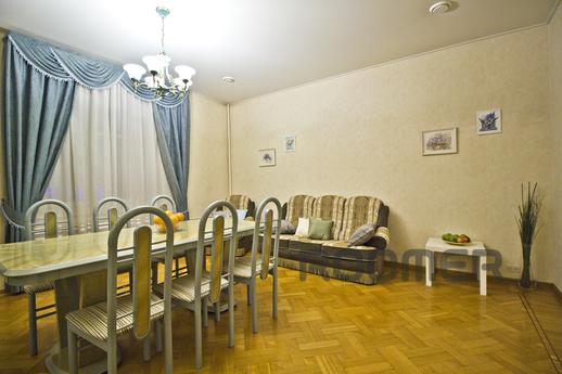 Daily Sadovaya-Chernogryazskaya St., 13 , Moscow - apartment by the day