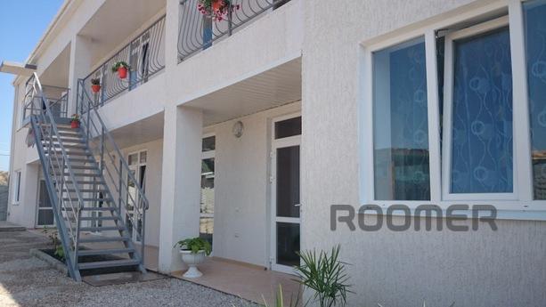 Offer you accommodation in 2 or 3 bed rooms. Hot and cold wa