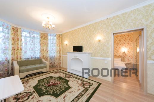 Luxurious apartment with excellent repair rented daily, week