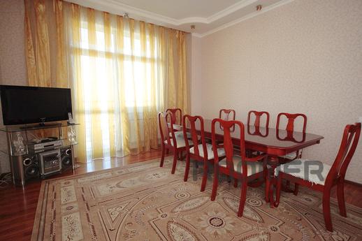 3-bedroom apartment in 'Diplomat&qu, Astana - apartment by the day