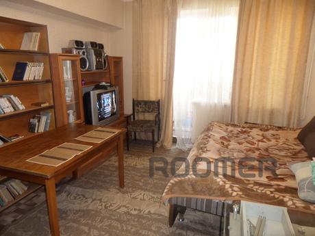 1-room. square opposite the park of the President. Clean, co