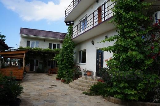 Rent spacious house, Sudak - apartment by the day