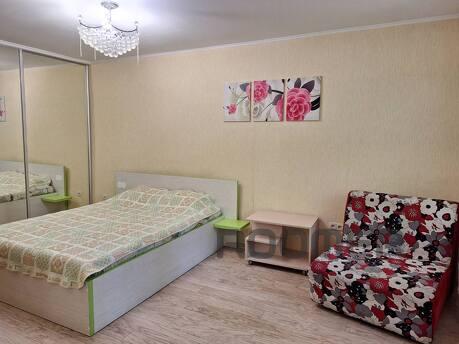 I'm renting a similar apartment near Chornomorsku, Chernomorsk (Illichivsk) - apartment by the day