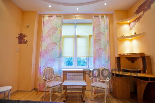 The studio has a separate bedroom, Smolensk - apartment by the day