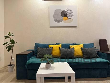 Lux 2-room, modern residential complex behind the Circus, Zaporizhzhia - apartment by the day