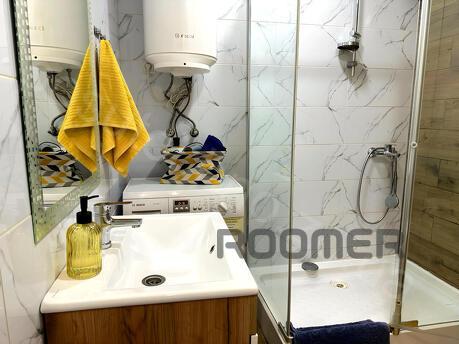 1 room Lux studio, Patrioticheskaya st., 56a, Zaporizhzhia - apartment by the day