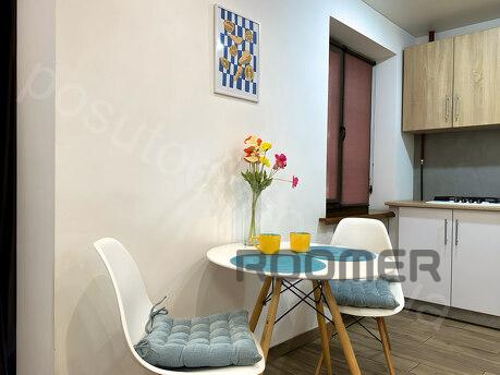 1 room Lux studio, Patrioticheskaya st., 56a, Zaporizhzhia - apartment by the day