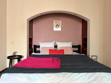 2 room LUX near Universitetskaya square, Zaporizhzhia - apartment by the day