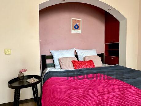 2 room LUX near Universitetskaya square, Zaporizhzhia - apartment by the day