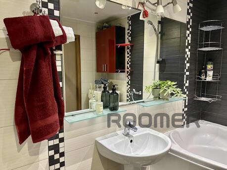 2 room LUX near Universitetskaya square, Zaporizhzhia - apartment by the day