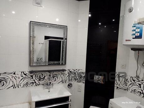 2 rooms. Lux near the port of Zaporizhzhya square, Zaporizhzhia - apartment by the day
