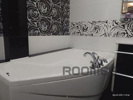 2 rooms. Lux near the port of Zaporizhzhya square, Zaporizhzhia - apartment by the day