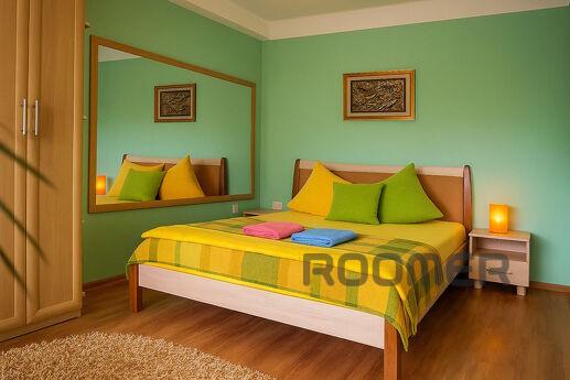Daily rent 2-room semi-luxury at the Small Market, Zaporizhzhia - apartment by the day