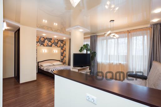 Lunacharsky 180, Yekaterinburg - apartment by the day