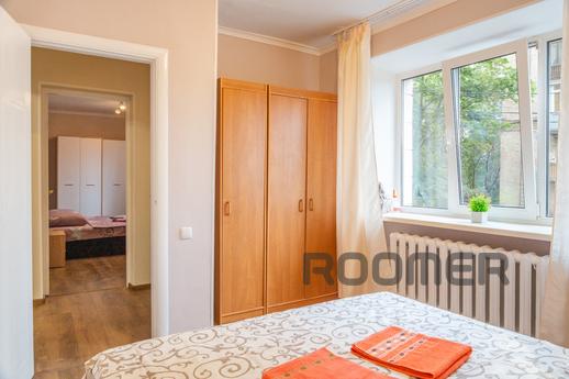 daily 3 room boulevard lesi ukraiki 10, Kyiv - apartment by the day