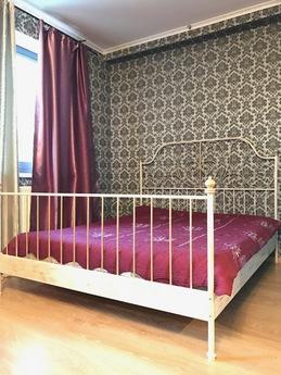 I rent an apartment in the city center. Located in a 2-minut