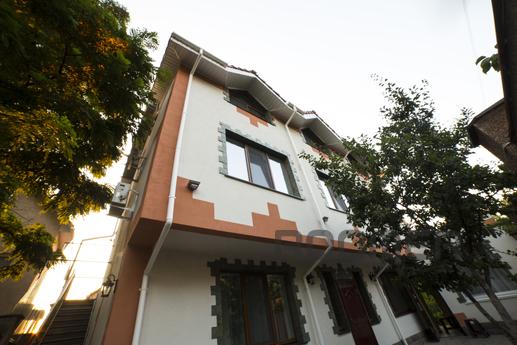 Modern hotel close to the sea, Odessa - apartment by the day