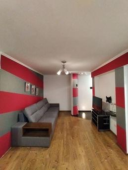 Rent daily / hourly 2 bedroom apartment on the 95-square on 