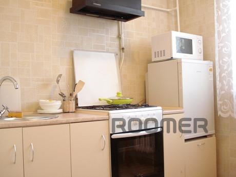 Сдается посуточно 1 к.кв  ул. Глухова, б. Стрелецкая. Рядом 