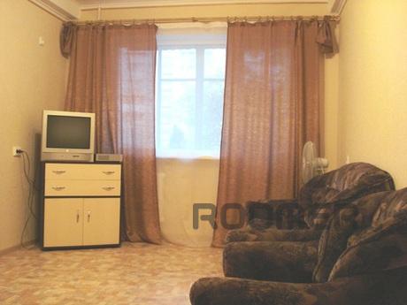 Сдается посуточно 1 к.кв  ул. Глухова, б. Стрелецкая. Рядом 