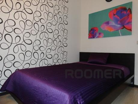 Offers comfortable and well appointed apartment in Yekaterin
