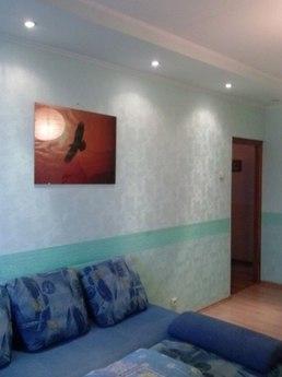 A cozy apartment in a new house, Novosibirsk - apartment by the day