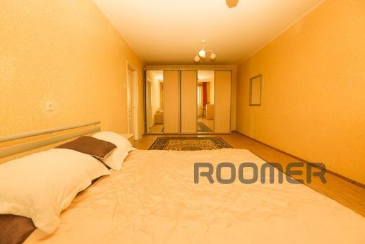 Rent 2-bedroom cozy apartment, Tyumen - apartment by the day